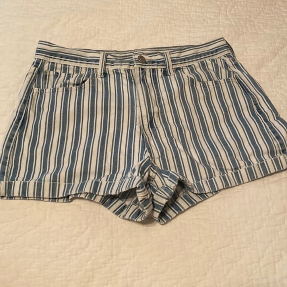 American Eagle Outfitters shorts